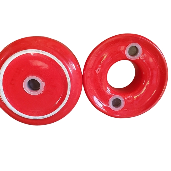 Vintage odd shaped Salt and Pepper Shakers - Picture 4 of 4